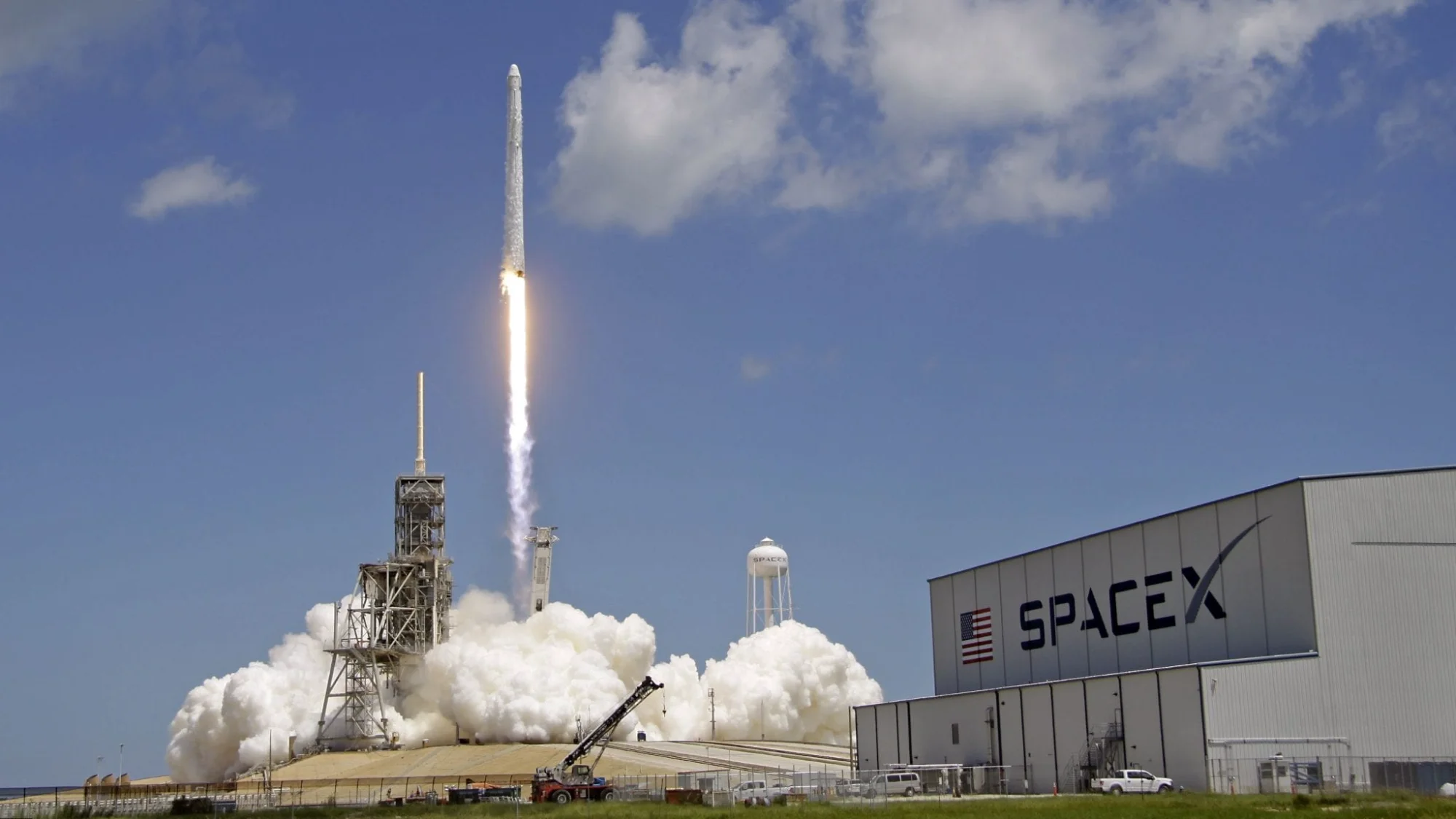 SpaceX Launches Classified Spy Satellite Network for US Intelligence Agency