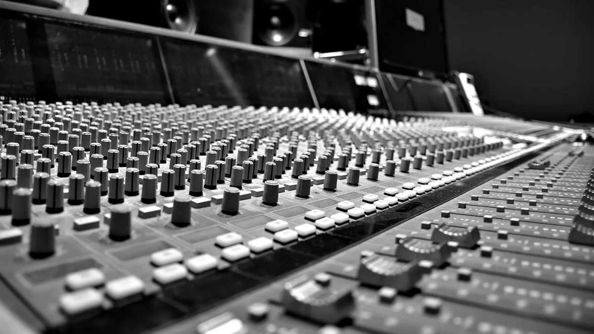 A Tutorial on Spectral Feature Extraction for Audio Analytics