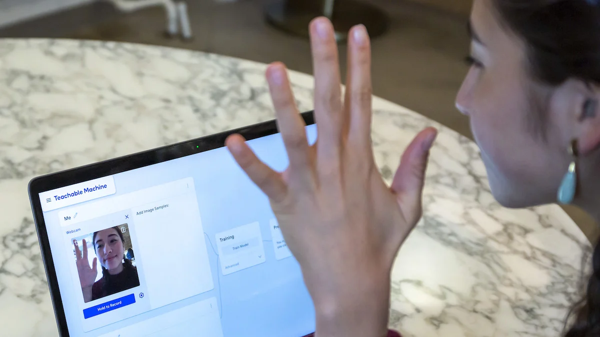 How Can You Use Google Teachable Machine for Classification? | AIM