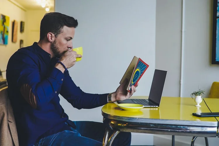 Top 8 Free Online Resources To Learn R Language