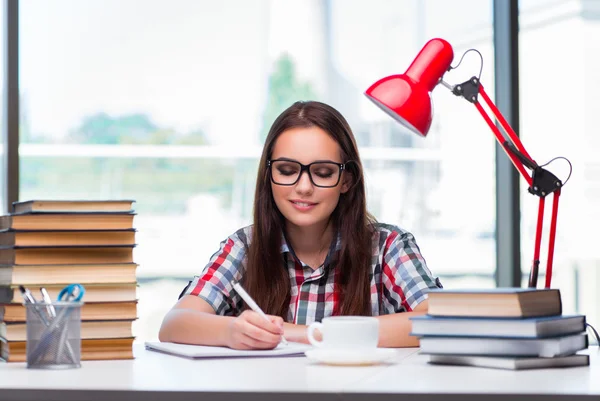 7 Cybersecurity Internships To Apply For Right Now