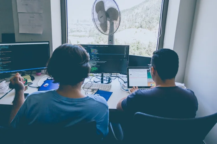 5 Reasons Why Python Is The Dominant Language For Machine Learning