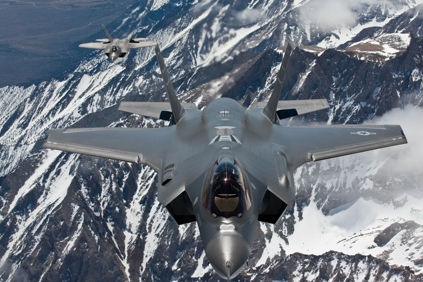 How are Fighter jets embracing Artificial Intelligence?
