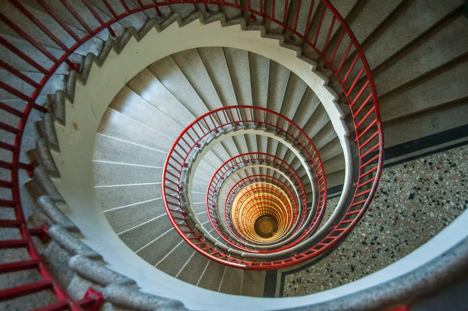 The Benefits of Decentralizing Analytics Talent